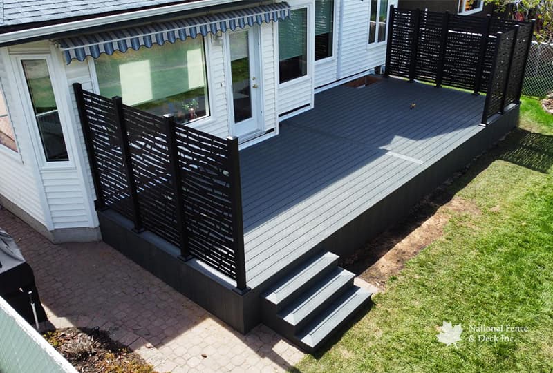 Hideaway screens on this Trex Clam Shell deck.