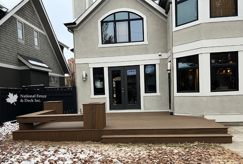 Trex Toasted Sand deck with custom built bench seat and planter boxes.