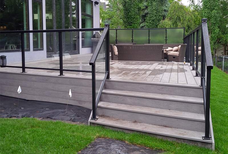 Custom Deks Calgary, Alberta from National Fence and Deck