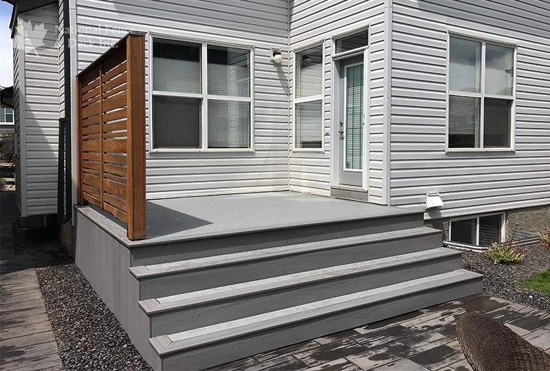 Deck in colors Sea Salt and Stone Ash,