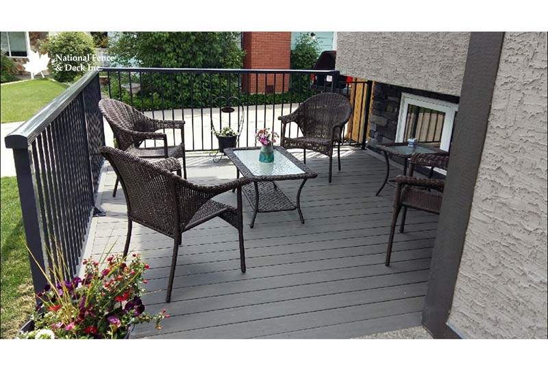 Composite Decking With Aluminum Railing