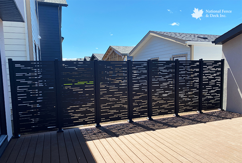 Dash design Hideaway screens on a Trex Saddle deck.
